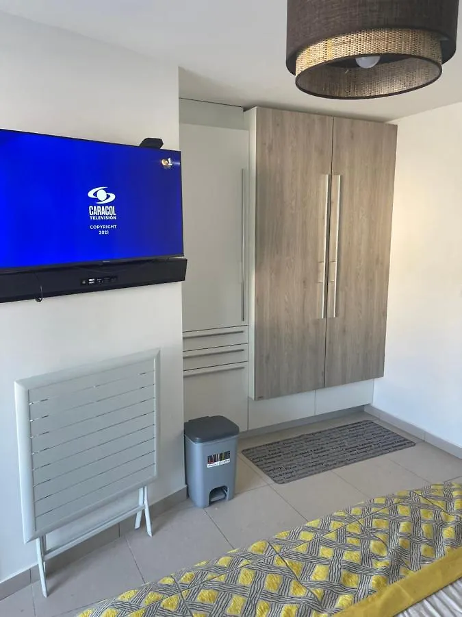 Studio 20 M Joela Manganao 2 Saint-Francois  Apartament
